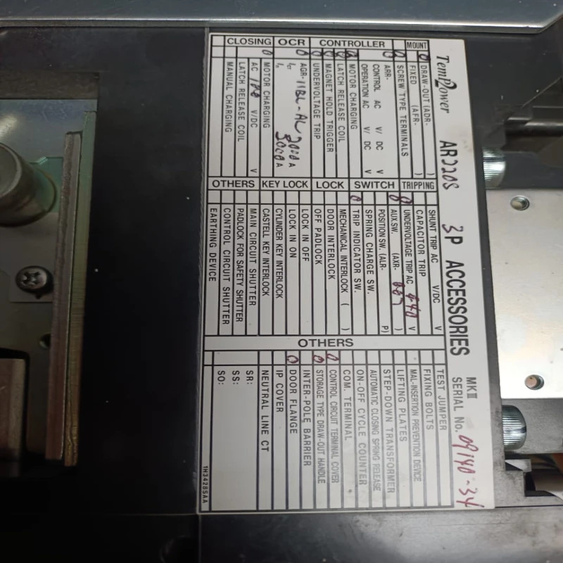 Allen-Bradley 1746-OB16 SLC 500 16-Point 24V DC Source Output Module thumbnail 7147